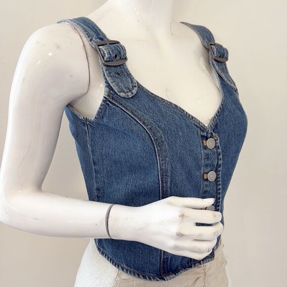 Levi’s Charlie Denim Button Up Crop Top in I’m Never Wrong w Adjustable Straps - Picture 8 of 8